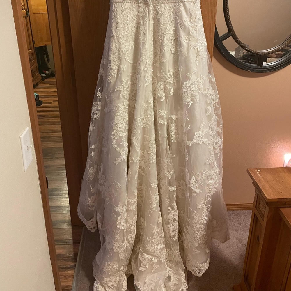 David Tutera wedding dress never worn gorgeous!!!